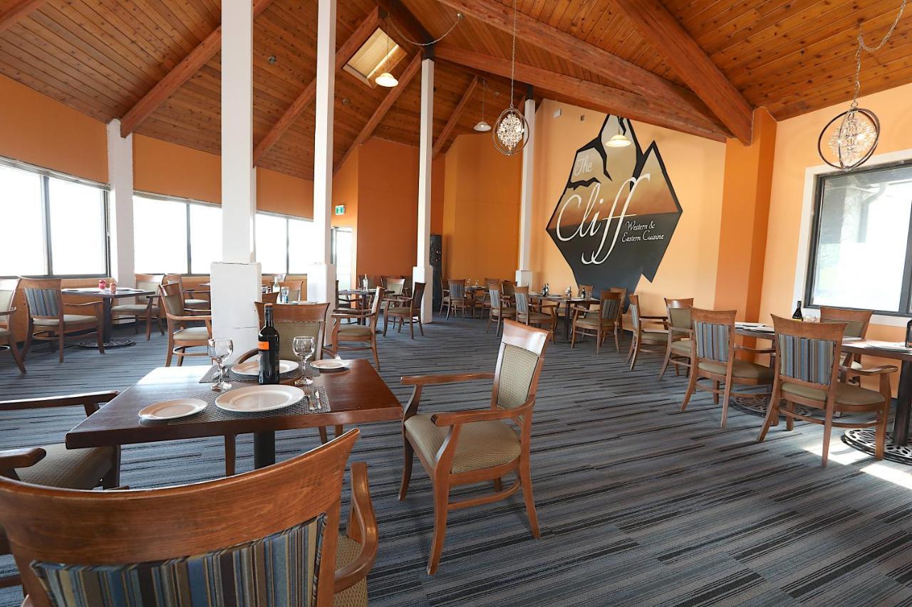 Hotel Clarion Pointe Medicine Hat Esterno foto