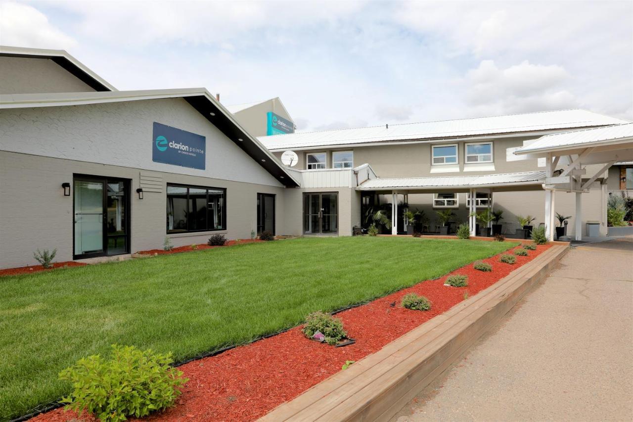 Hotel Clarion Pointe Medicine Hat Esterno foto
