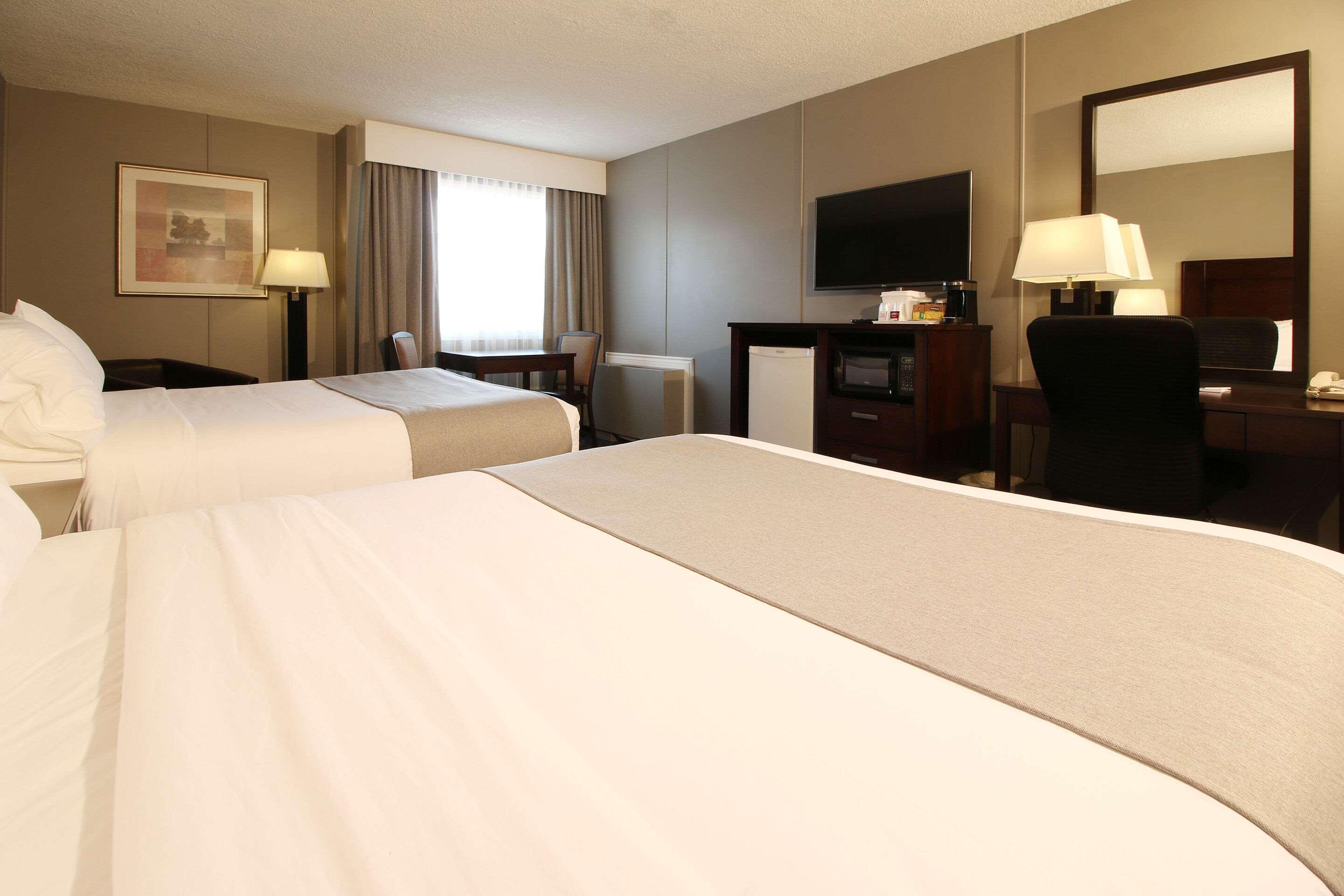 Hotel Clarion Pointe Medicine Hat Esterno foto