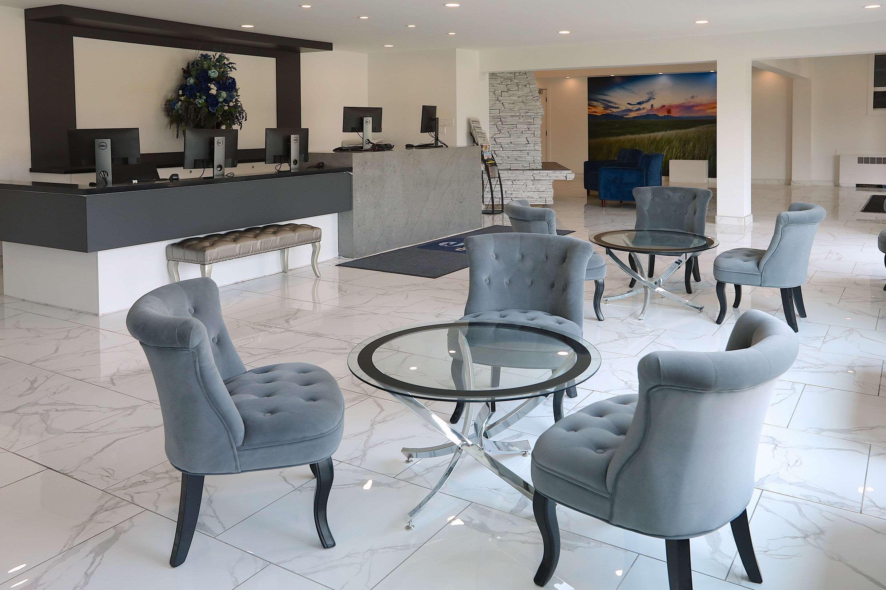 Hotel Clarion Pointe Medicine Hat Esterno foto