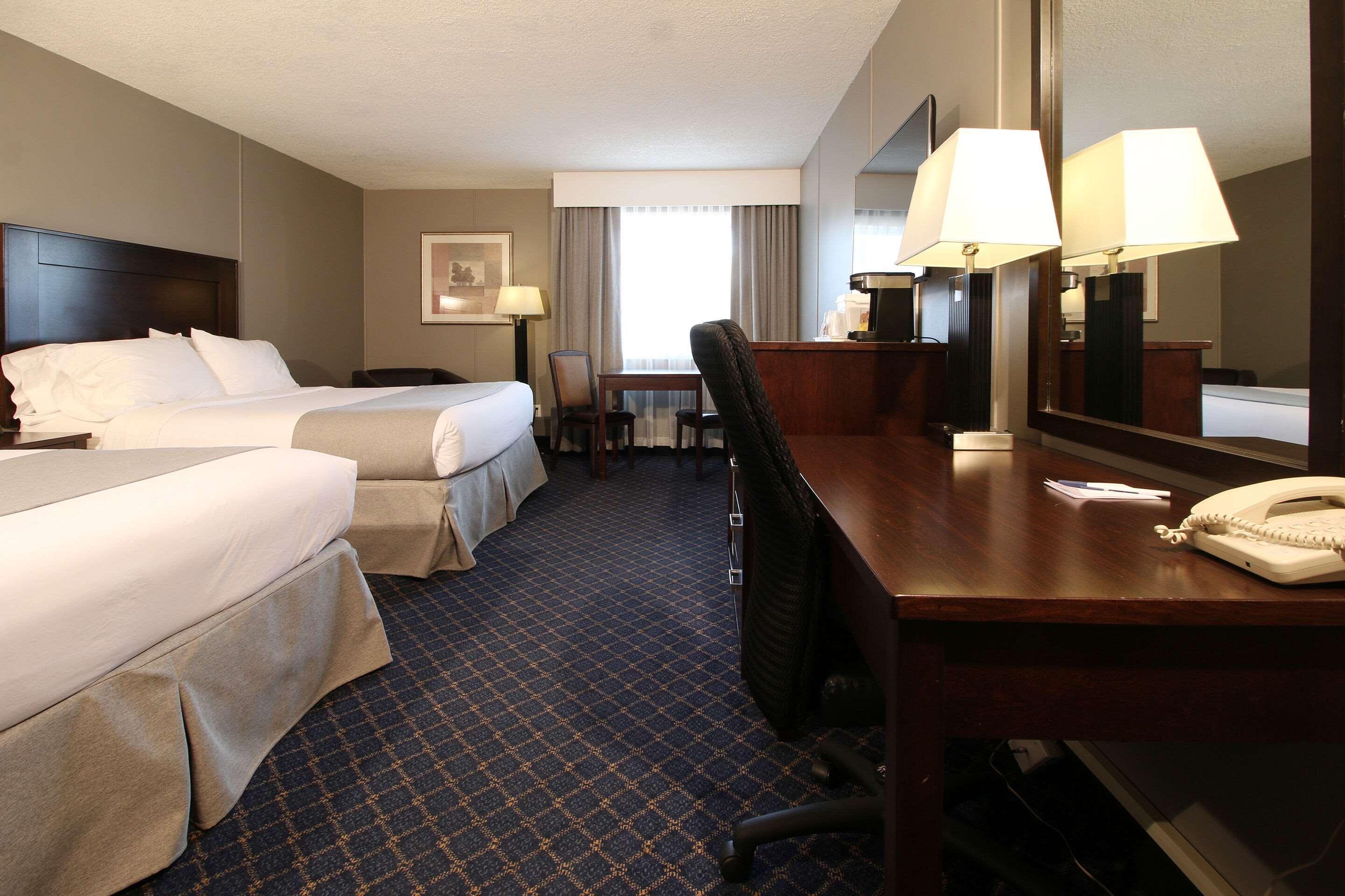 Hotel Clarion Pointe Medicine Hat Esterno foto