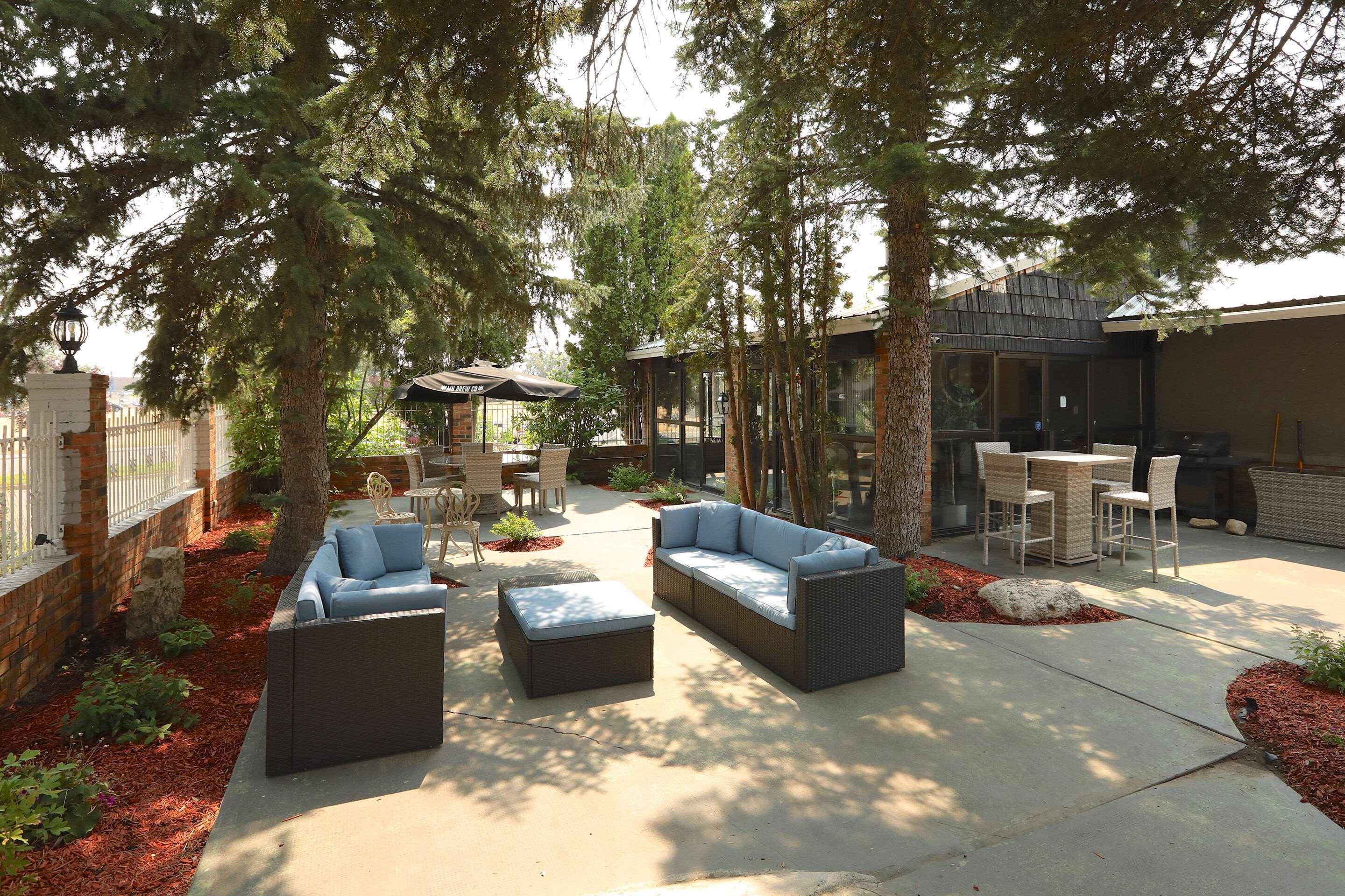 Hotel Clarion Pointe Medicine Hat Esterno foto