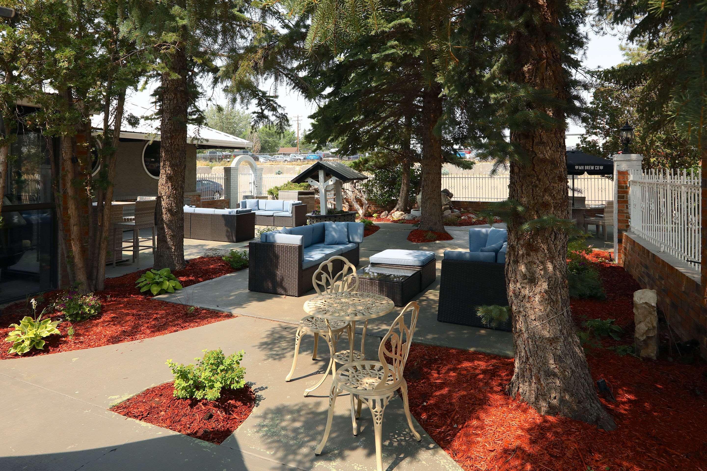 Hotel Clarion Pointe Medicine Hat Esterno foto