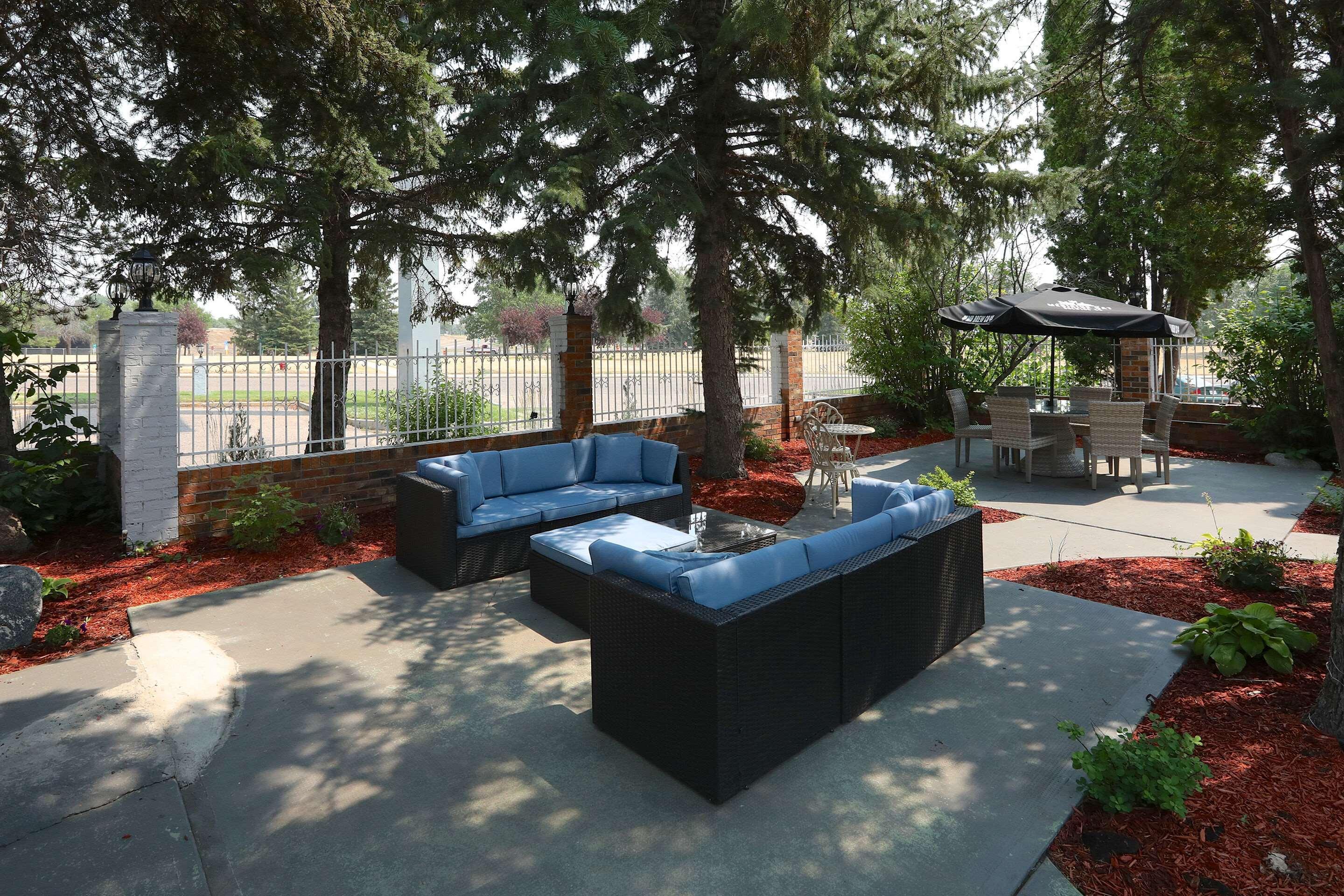Hotel Clarion Pointe Medicine Hat Esterno foto