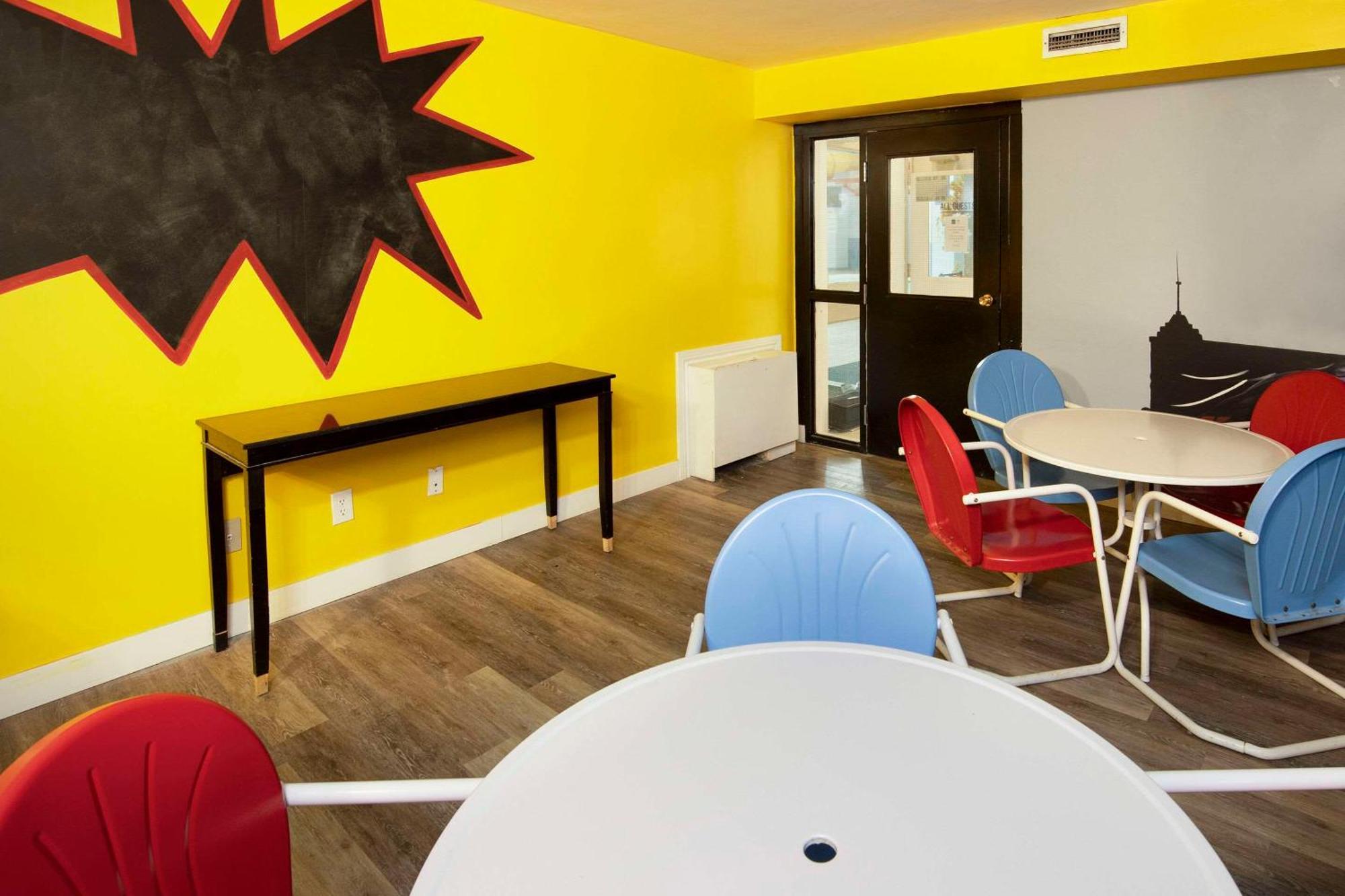 Hotel Clarion Pointe Medicine Hat Esterno foto
