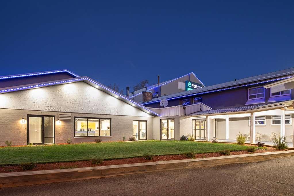 Hotel Clarion Pointe Medicine Hat Esterno foto
